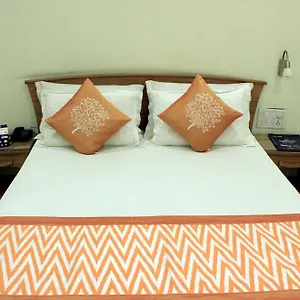 *** Hotel Oyo 9899 Palm Tree India